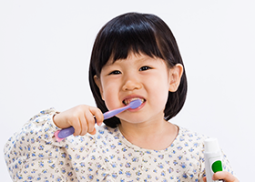 양치 및 화장실 가기 이미지